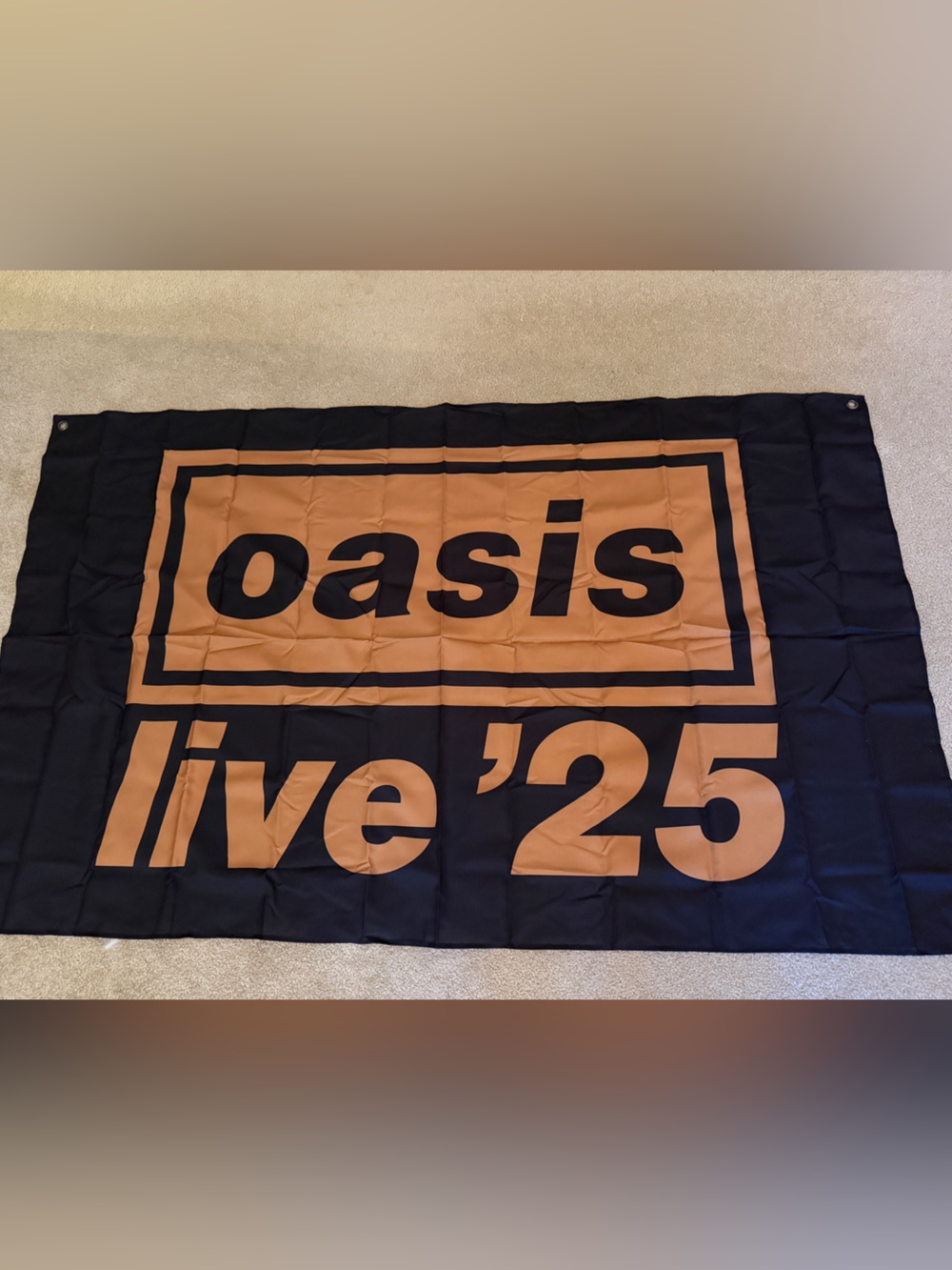 Oasis Black and Tan Live '25 Wall Tapestry